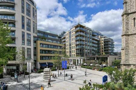 Spacious Ealing Broadway Apartment London Eksteriør billede